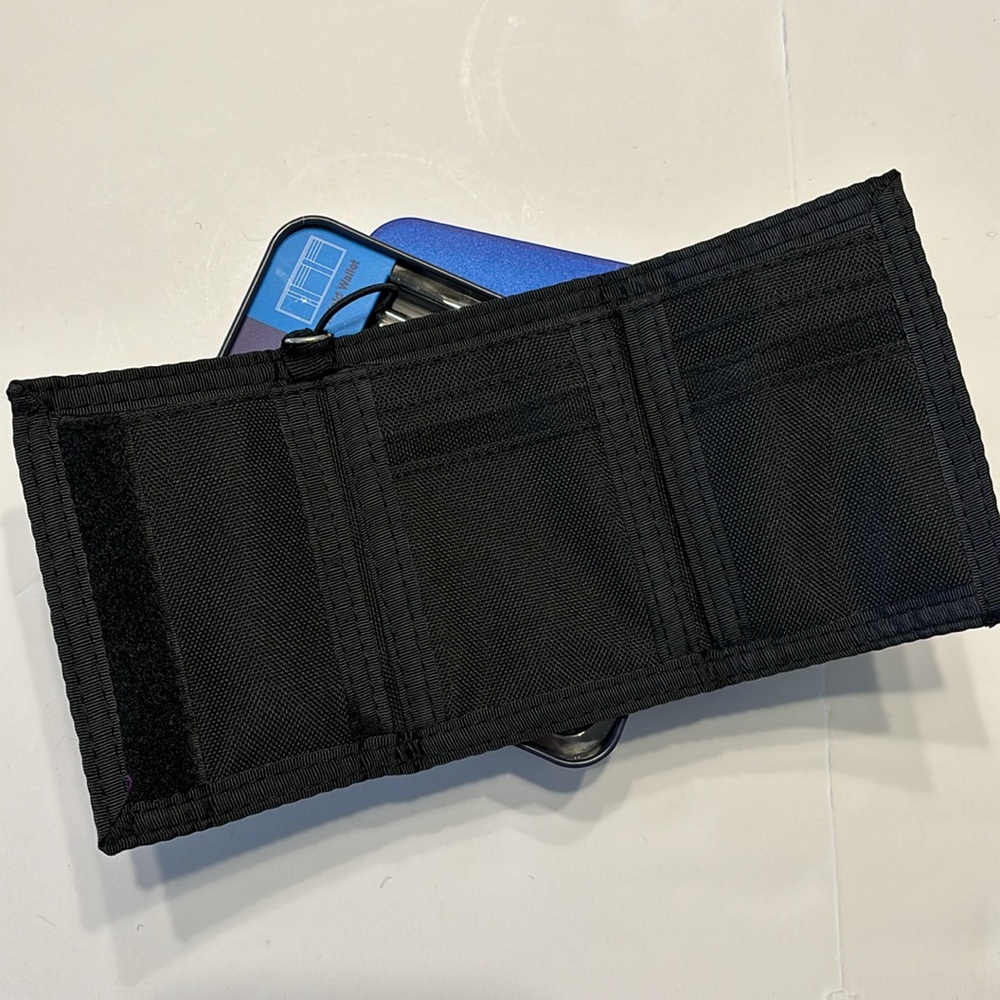Aeropostale Black Tri-Fold Wallet - Picture 5 of 11
